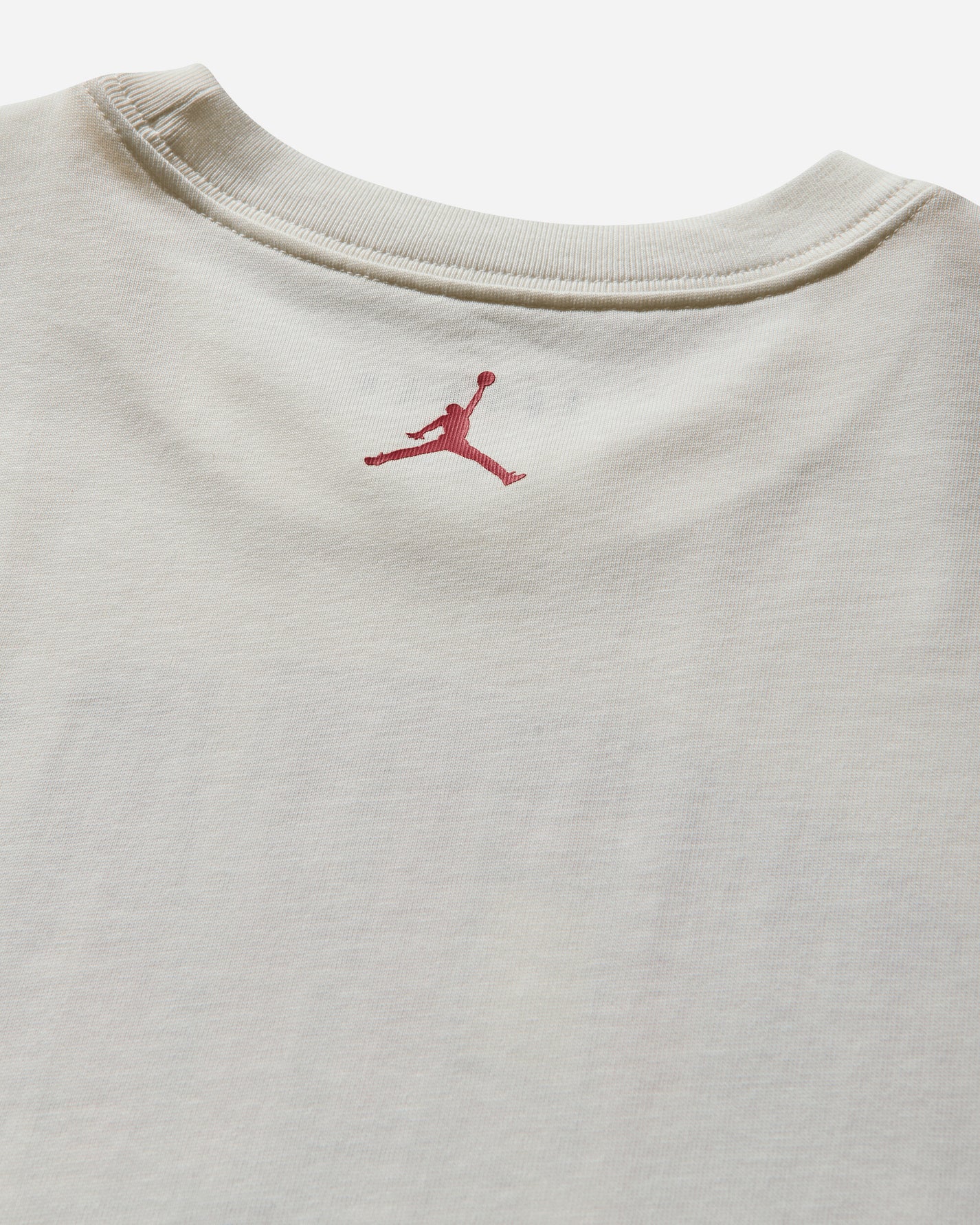 Nike Jordan M J Flt Ess Gfx Ovsz Ss Crw Sail/Varsity Red T-Shirts Shortsleeve HM7131-133