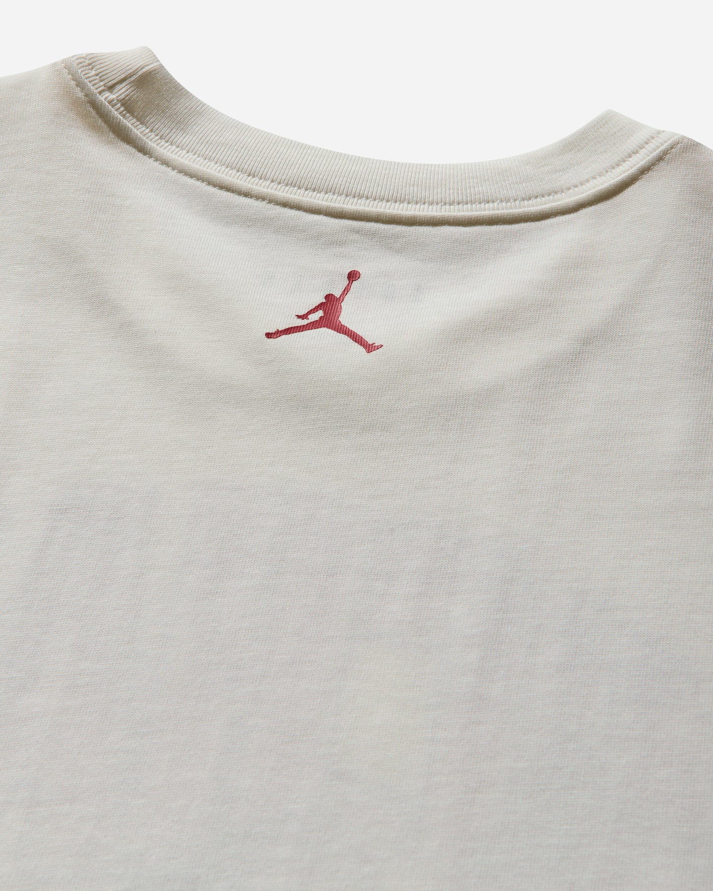 Nike Jordan M J Flt Ess Gfx Ovsz Ss Crw Sail/Varsity Red T-Shirts Shortsleeve HM7131-133